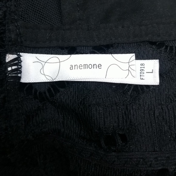 Anemone Elise large black lace padded bralette thin double straps & elastic back - Picture 11 of 14